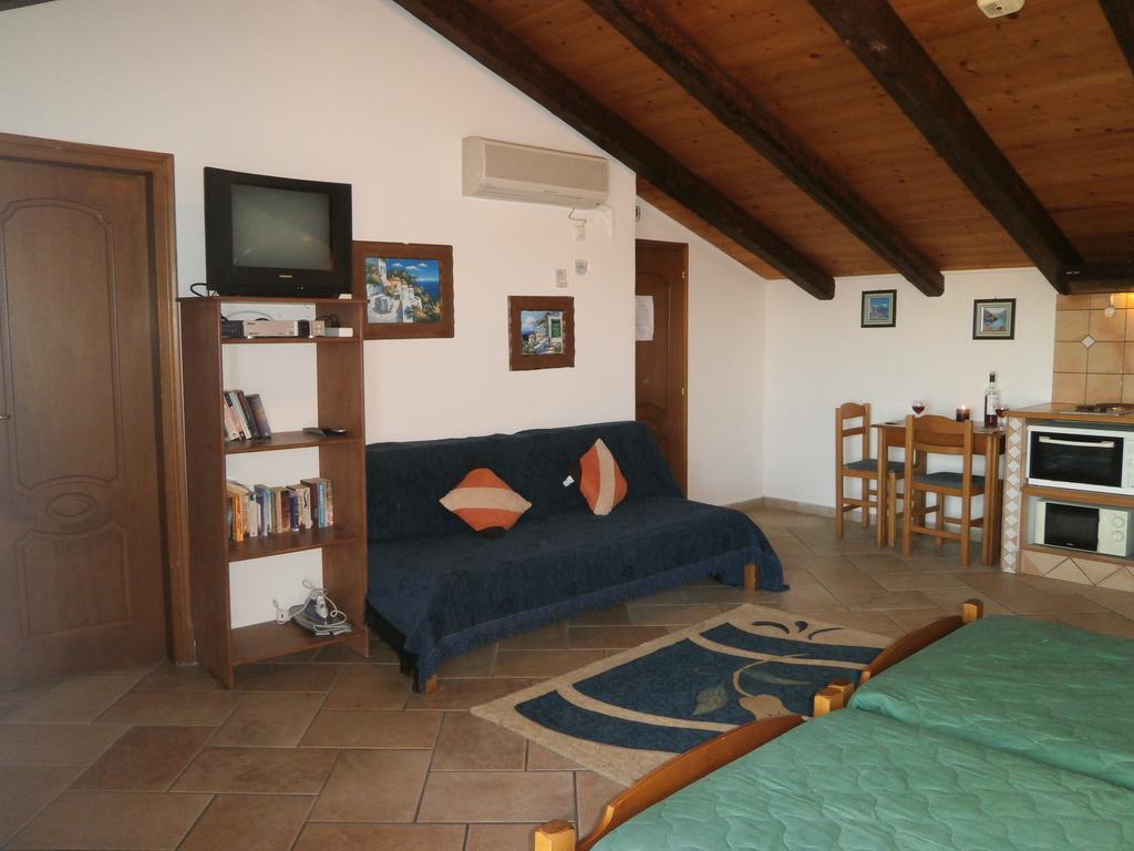 Eva Studios Kassiopi Room photo